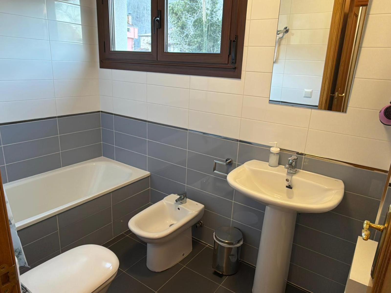 Apartamentos El Caxigu Arenas De Cabrales Εξωτερικό φωτογραφία