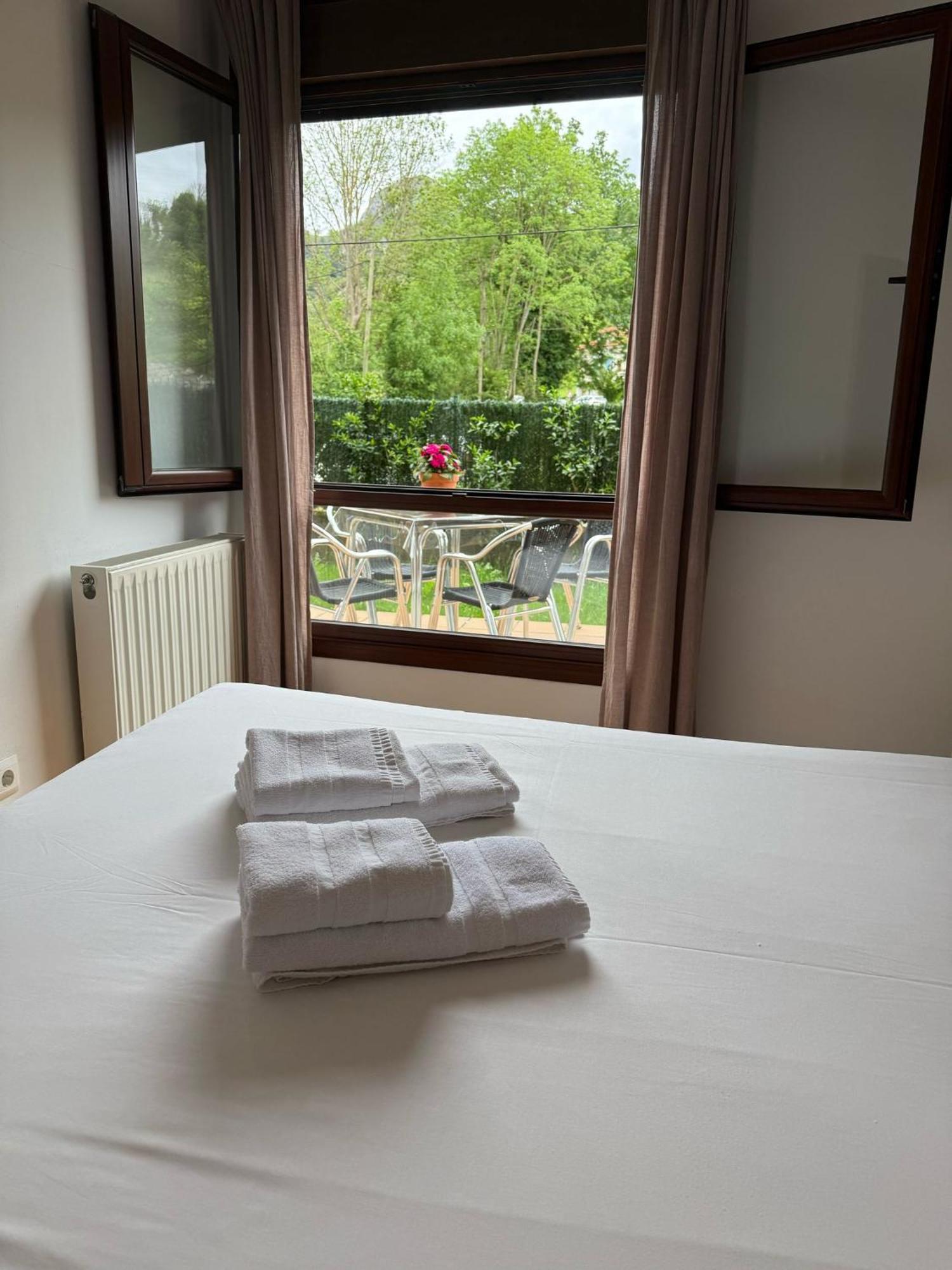 Apartamentos El Caxigu Arenas De Cabrales Εξωτερικό φωτογραφία