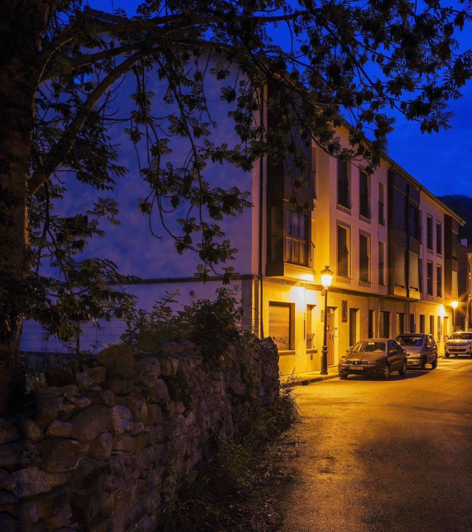 Apartamentos El Caxigu Arenas De Cabrales Εξωτερικό φωτογραφία